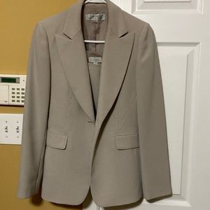 Tahari 3 piece Suit Set - gray jacket, pants, tank top size 4